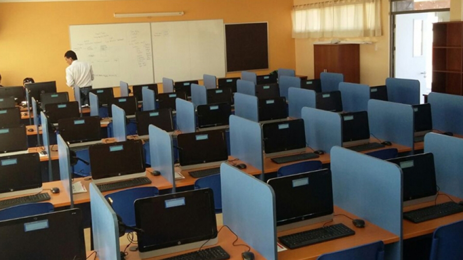 Laboratorio en Liceo Likan Antai - San Pedro de Atacama